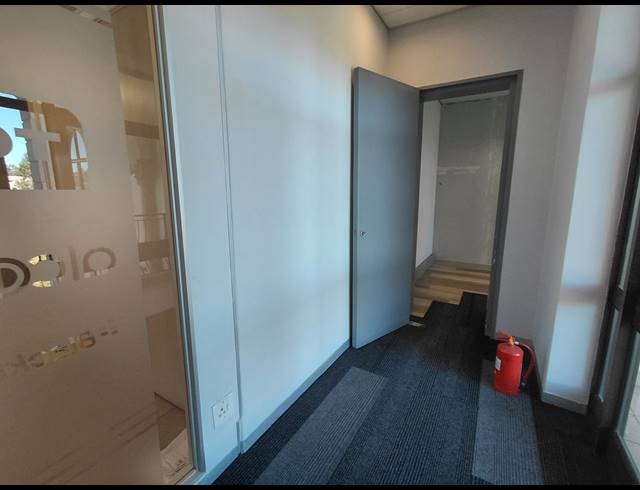134M² OFFICE TO LET IN MAGALIESSIG